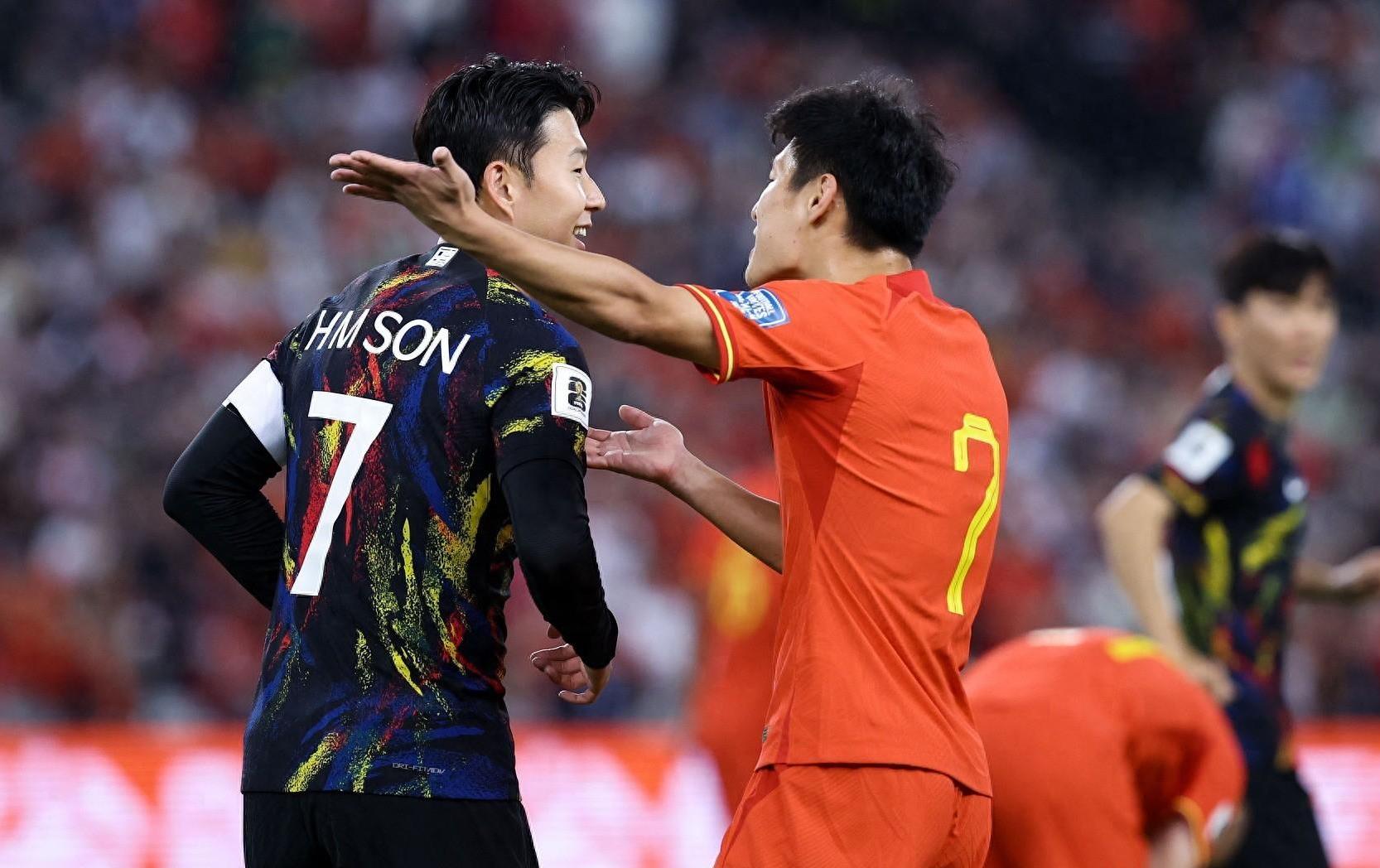 开云体育APP下载包含JackeyLove与80激战篮网分钟，战术调整胜负难料！，西亚卡姆焦点对战引发球迷热议的词条